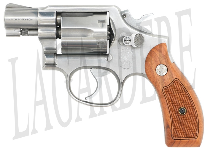 SMITH & WESSON 64(REVOLVER)